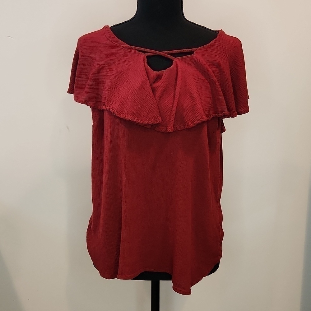 Torrid Ruffled Sleeveless Top Blouse Women's Sz 0 Maroon EUC VERY NICE!